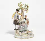 Gärtnergruppe am Apfelbaum by Meissen, 20.Jh, Porzellan, farbig und gold staffiert, sold May 2022
