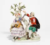 SCHÄFERGRUPPE AM BAUM by Meissen, 20.Jh, Porzellan, farbig und gold staffiert, sold Nov 2022
