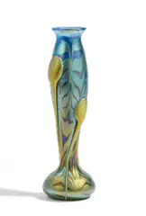 Loetz Witwe, Kleine Keulenvase "Phänomen", Um 1900, Blau opaleszierendes Überfangglas