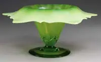 Tiffany Studios, Centerpiece, Pastel chartreuse colored glass with vertical ribbing shading to opalescent
