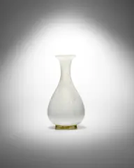 Lattimo Incamiciato Vase by Tomaso Buzzi, offered Oct 2021