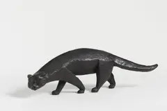 Doris Rücker, Ohne Titel (gehende Katze), Bronze, graubraun patiniert