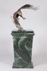 Pam Foss, Hunting Eagle, Bronze . - Height: 29 in. x 36 in
