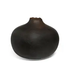 Clayton James, Pot, ceramic, incised 'JAMES 80 MEC AO1' on the underside of the base