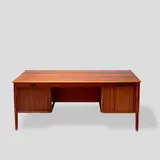 Hans J. Wegner, Important Århus Town Hall Desk