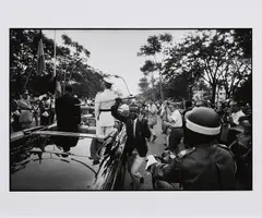 Robert Lebeck, Belgisch-Kongo wird unabhängig. Dem König Baudouin von Belgien wird der Degen gestohlen. Leopoldville 1960, 1960, Gelatinesilberabzug