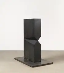 Erwin Heerich, Ohne Titel, 2002, Afrikanischer Granit, matt geschliffen