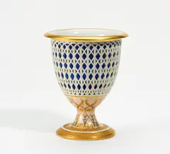 Zuckerkorb by Kpm, 1945-1962, Porzellan, rosa, blau und gold staffiert, sold Nov 2021