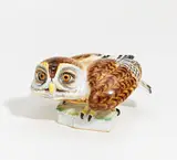 Geducktes kleines Käuzchen by Meissen, 1965, Porzellan, farbiges Dekor, sold Nov 2021