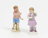 Knabe und Mädchen mit Trauben by Meissen, 20. Jh, Porzellan, farbig staffiert, sold Nov 2022