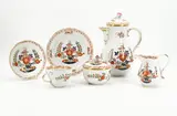 Kaffeeservice "Tischchenmuster" für zwölf Personen by Meissen, 20.Jh, Porzellan, unterglasurblau, farbig und gold überdekoriert, sold Jan 2023