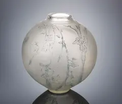 René Lalique, A 'Grande Boule Lierre' vase, designed in 1919, clear glass, mould-blown, frosted and polished