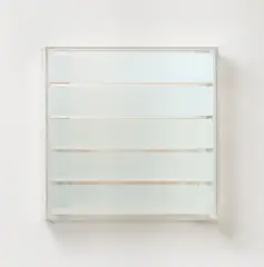 Ohne Titel by Adolf Luther, 1986, 5 semitransparente konkav gewölbte Spiegelstreifen vor Spiegel auf Holz. In Objektkasten, sold Jan 2023
