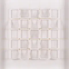 Klaus Staudt, Die Irritation des Schattens, 2010, Holz, Dispersionsfarbe und Farbstift
