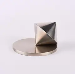 Victor Bonato, Ohne Titel (Platonischer Garten Soest), 1983, Edelstahl, zweiteilig