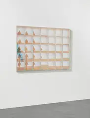 Ohne Titel (Sphärisches Objekt) by Adolf Luther, 1969, 35 halbtransparente konkave Spiegelscheiben vor Spiegelwand, in Plexiglaskasten mit Holzrückwand, sold Jun 2023