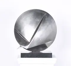 Erich Hauser, Nr. 12, 1981, Edelstahl auf Granitsockel