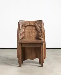 Peter Rübsam, Ohne Titel (Stuhl mit Mantel), Holz (Kiefer)