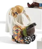 Mädchen mit Puppenwagen by Meissen, Frühe Ausformung vor 1924, Porzellan, farbig dekoriert, sold Nov 2022