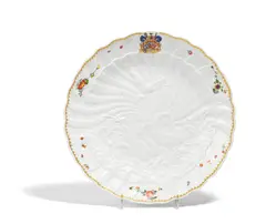 Meissen, Runde Schüssel aus dem Schwanenservice des Grafen Brühl, Ausformung um 1738-1739, Porzellan, farbig und gold dekoriert