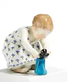 Kind mit Puppe by Meissen, 1910, Porzellan, farbig dekoriert, sold Nov 2022