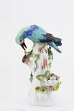 Mandelkrähe auf Baumstamm by Meissen, 1924-1934, Porzellan, farbig staffiert, sold Nov 2022