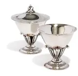 Gefußte Deckelschale &amp; gefußte Gebäckschale by Georg Jensen, Nach 1930, Silber, sold Nov 2022