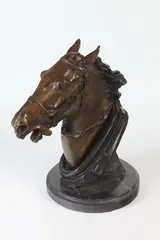 Henry Shrady, Work horse, Bronze horse head on marble base, signed. - Height: 16 inches