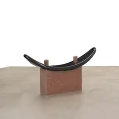 Jesús Moroles, Bench