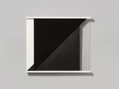 Dóra Maurer, Ohne Titel (Shifts), 1974, Acryl auf Glas und Holz (Glas variabel zu verschieben)
