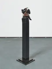 Willem Lenssinck, Ladybird, 2002, Bronze, braun patiniert, teilweise bewegliche Teile. Auf Granitsockel