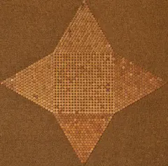 Jan Henderikse, Ohne Titel, 1965, Münzen und Stoff auf Holz