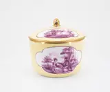 Dose mit Watteauszenen by Meissen, 18.Jh, Porzellan, gelber Fond, Purpurdekor, sold Jan 2023