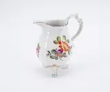 Kpm, Kleines Milchkännchen mit Blumendekor, Ende 18. Jh, Porzellan, farbig dekoriert