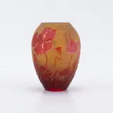 Vase mit Mohndekor by Émile Gallé, 1918-1931, Farbloses Glas, gelb hinterfangen, sold May 2023