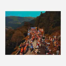 Florian Maier-Aichen, Le Tour de France dans les Pyrénées, 2005, C-print mounted to Sintra