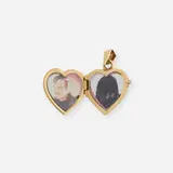 Karen Kilimnik, Locket