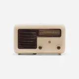 Alexander Girard, Radio, model 571