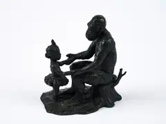 Jörg Immendorff, Affe mit Ida, Bronze, schwarz patiniert