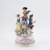 Große Gruppe 'Gärtnerkinder' by Meissen, 20. Jh, Porzellan, farbig und gold dekoriert, sold May 2023