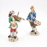 'Flötist' und 'Geigenspieler' aus der 'Cris de Paris' by Meissen, 20. Jh, Porzellan, farbig dekoriert, sold Nov 2023