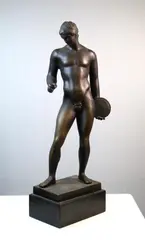 Continental Bronze Classical Nude Discus Thrower, Pantinated bronze statue of a naked discus trower. 13 inches (including base), Pantinated bronze statue