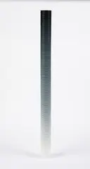Tom Friedman, Ohne Titel (für Parkett 64), 2002, 75 Styroporbecher, Acryl und Klebstoff