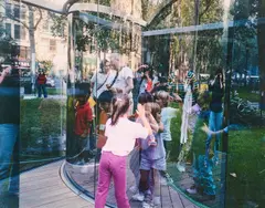 Fun for Kids at my Work in a Park in Manhatten (für Parkett 68) by Dan Graham, 2003, Pigmentdruck auf Hahnemühle, sold Oct 2023