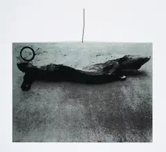 EIN-STEIN-ZEIT by Joseph Beuys, 1984, Serigrafie auf Zinkplatte mit angelötetem Draht. In der originalen Holzkiste, sold Jan 2024