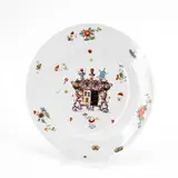 Seltener Teller aus dem Seydewitz-Service by Meissen, Um 1745, Porzellan, farbig und gold dekoriert, sold Nov 2023