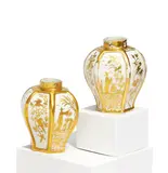 Zwei Teedosen mit Goldchinesen by Meissen, Um 1720/25, Porzellan mit radiertem Golddekor, sold Nov 2023