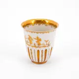 Kannelierter Becher mit Goldchinesen by Meissen, Um 1720/25, Porzellan mit radiertem Golddekor, sold Nov 2023