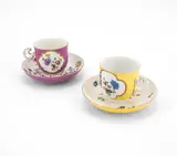 Bechertasse und Untertasse mit gelbem Fond &amp; Trembleuse und Untertasse mit Purpurfond by Meissen, Um 1740, Porzellan, farbig und sparsam gold dekoriert, sold Nov 2023