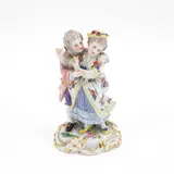 Kleines Kinderpaar 'die Umarmung' by Meissen, Vor 1948, Porzellan, farbig dekoriert, sold Nov 2023